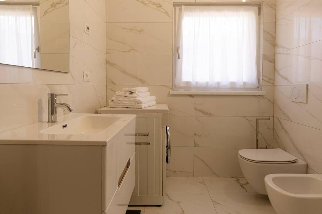 Holiday Apartments Giulia - Gold เปียตรามูราตา ภายนอก รูปภาพ